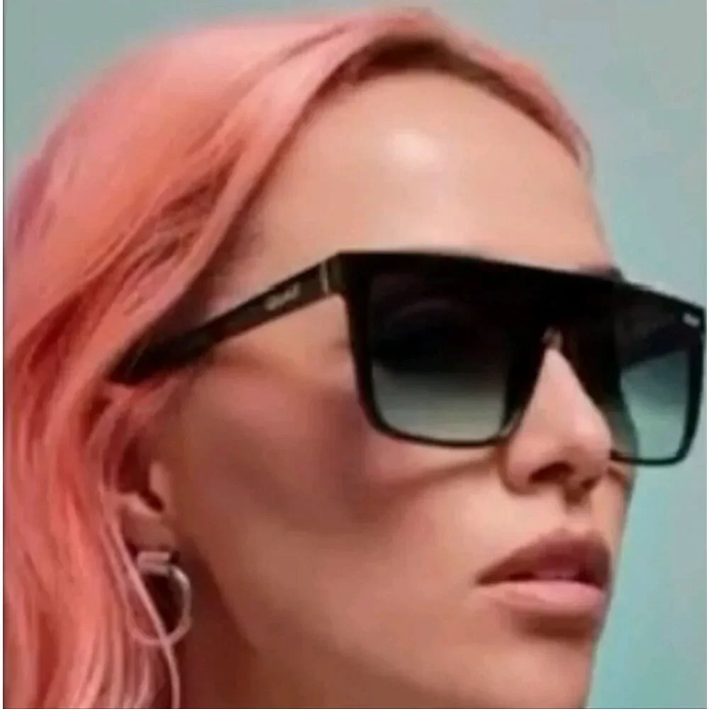 Quay Australia Hindsight‎ 51MM Shield Sunglasses- Black/Smoke Green Fade